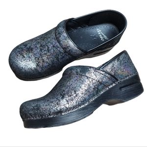 dansko shoes clearance